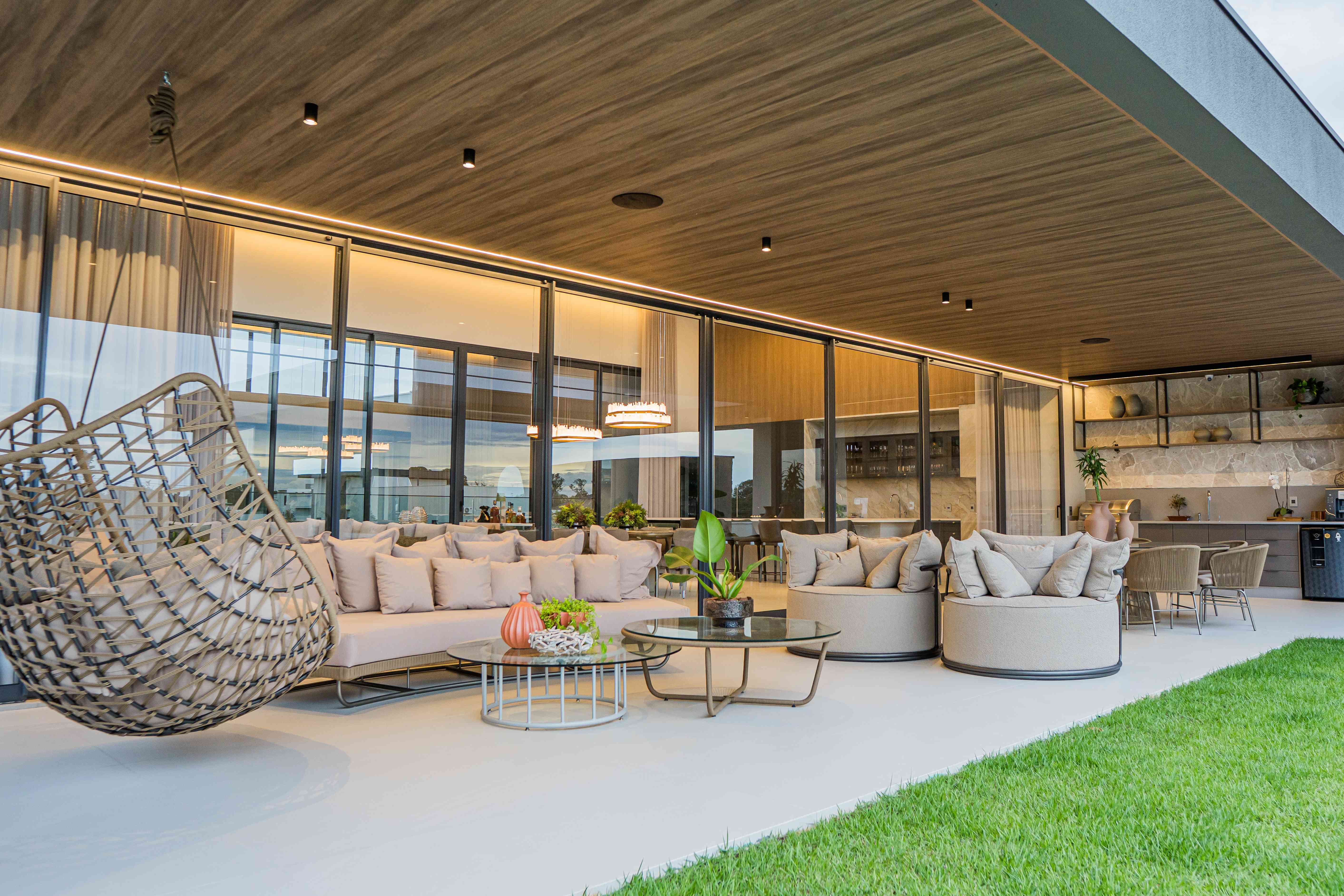 Área gourmet com portas de correr de alumínio em Sinop